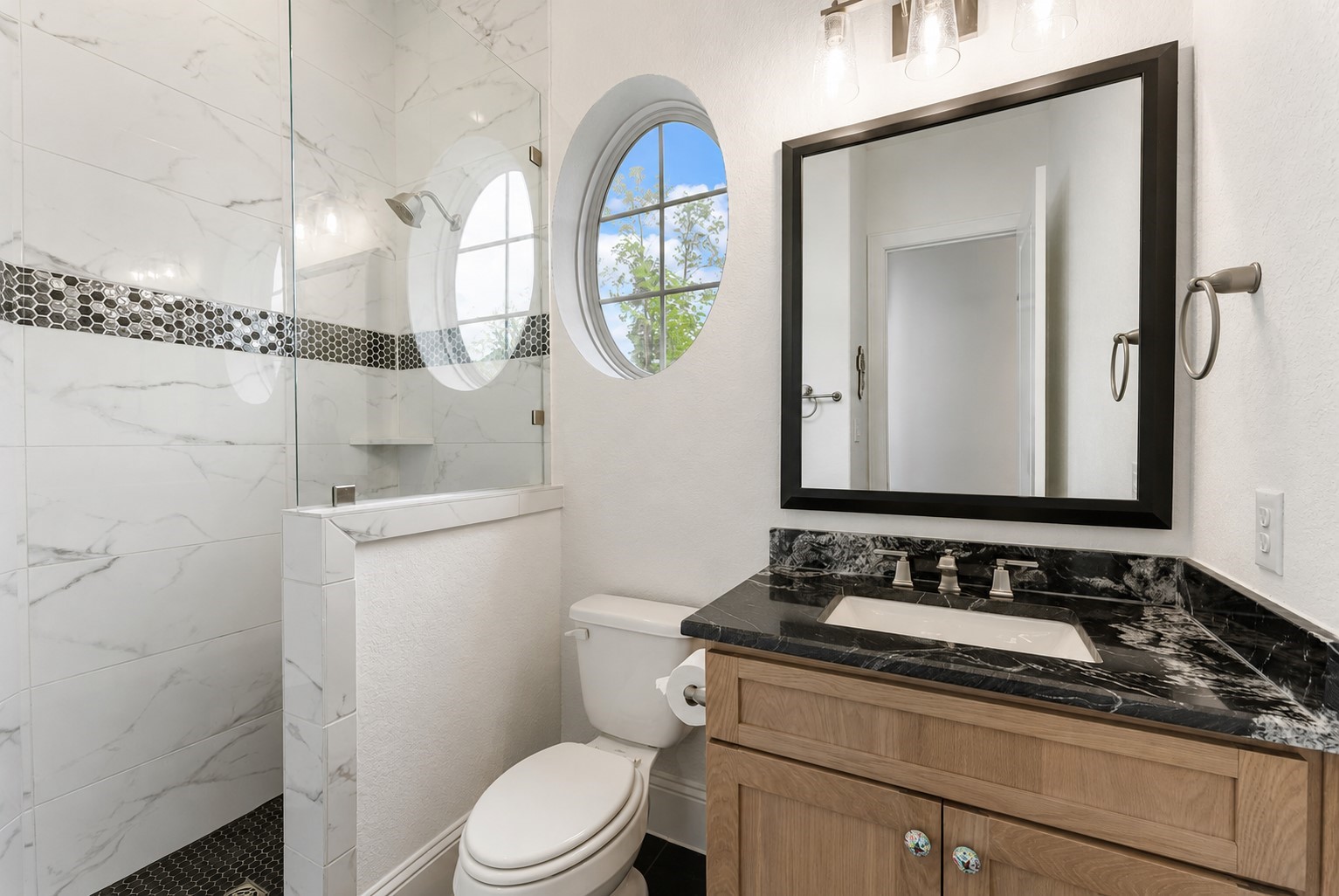 12932 Whitewater Way Conroe, TX 77302 - Photo 22 of 48 Guest bathroom.