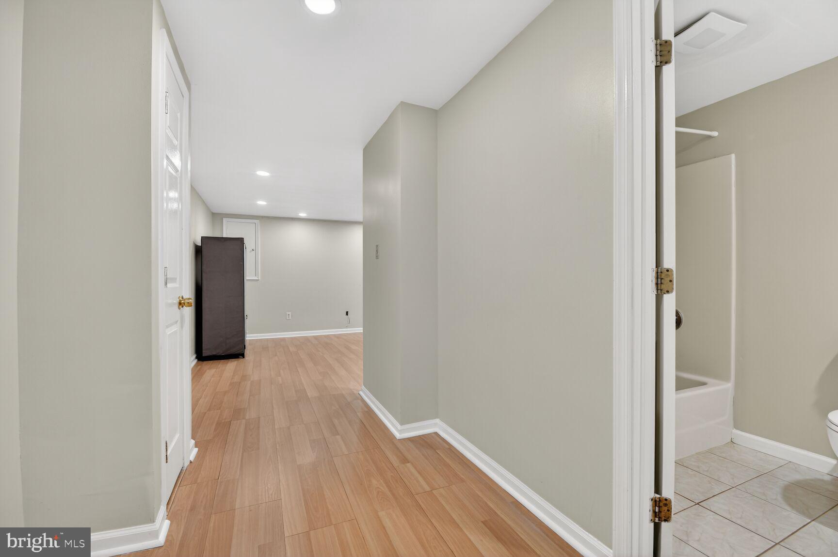 1900 Middlebridge Drive Silver Spring, MD 20906 - Photo 7 of 16 Hallway and private bathroom