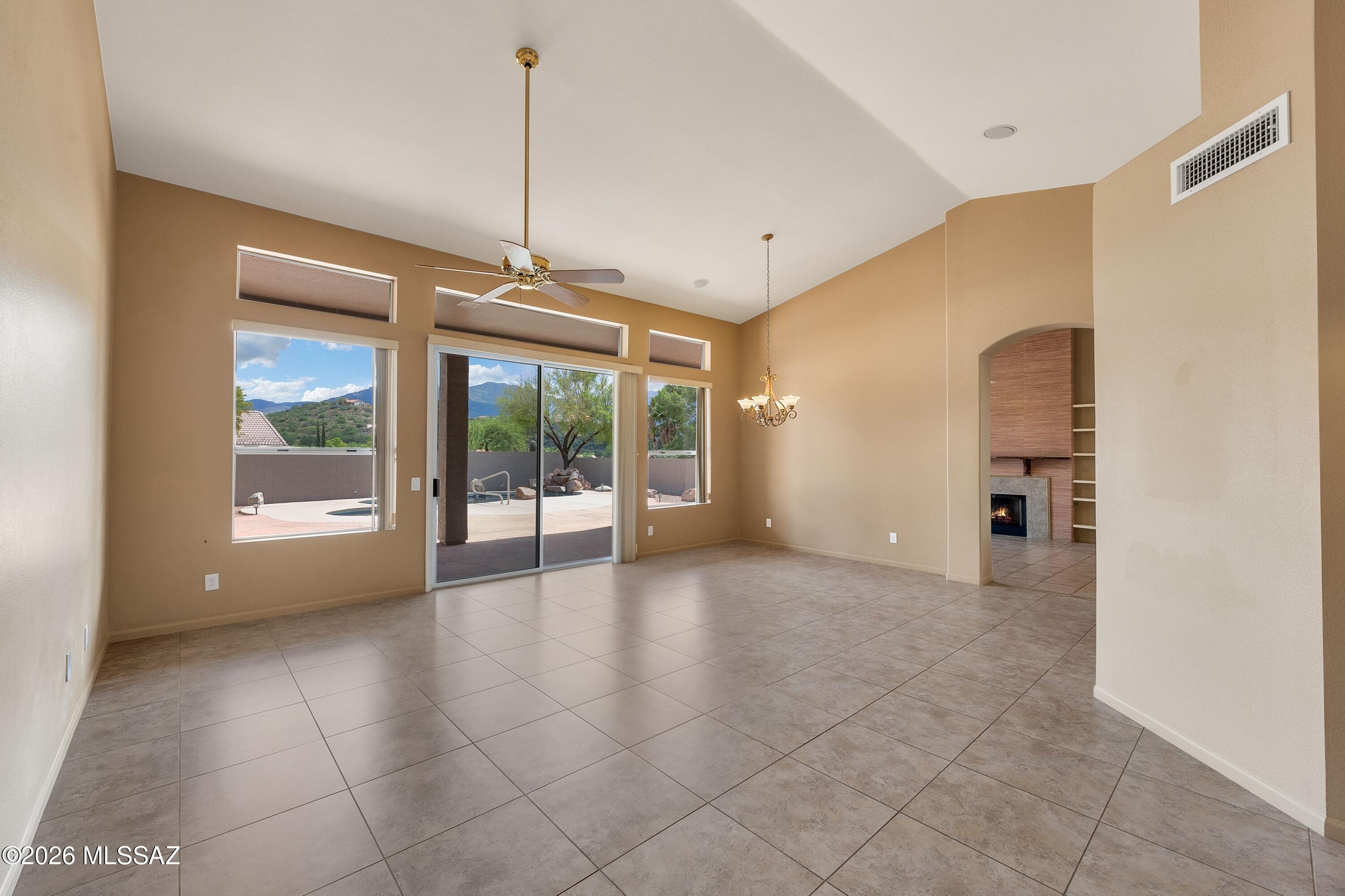 36980 South Ridgeview Court Tucson, AZ 85739 - Photo 8 of 50 Slider and Wall of windows