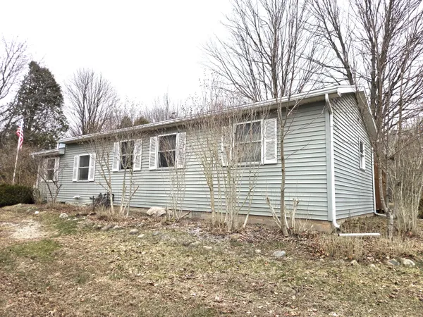 $194,900 | 9130 17 Mile Road, Marshall, MI 49068