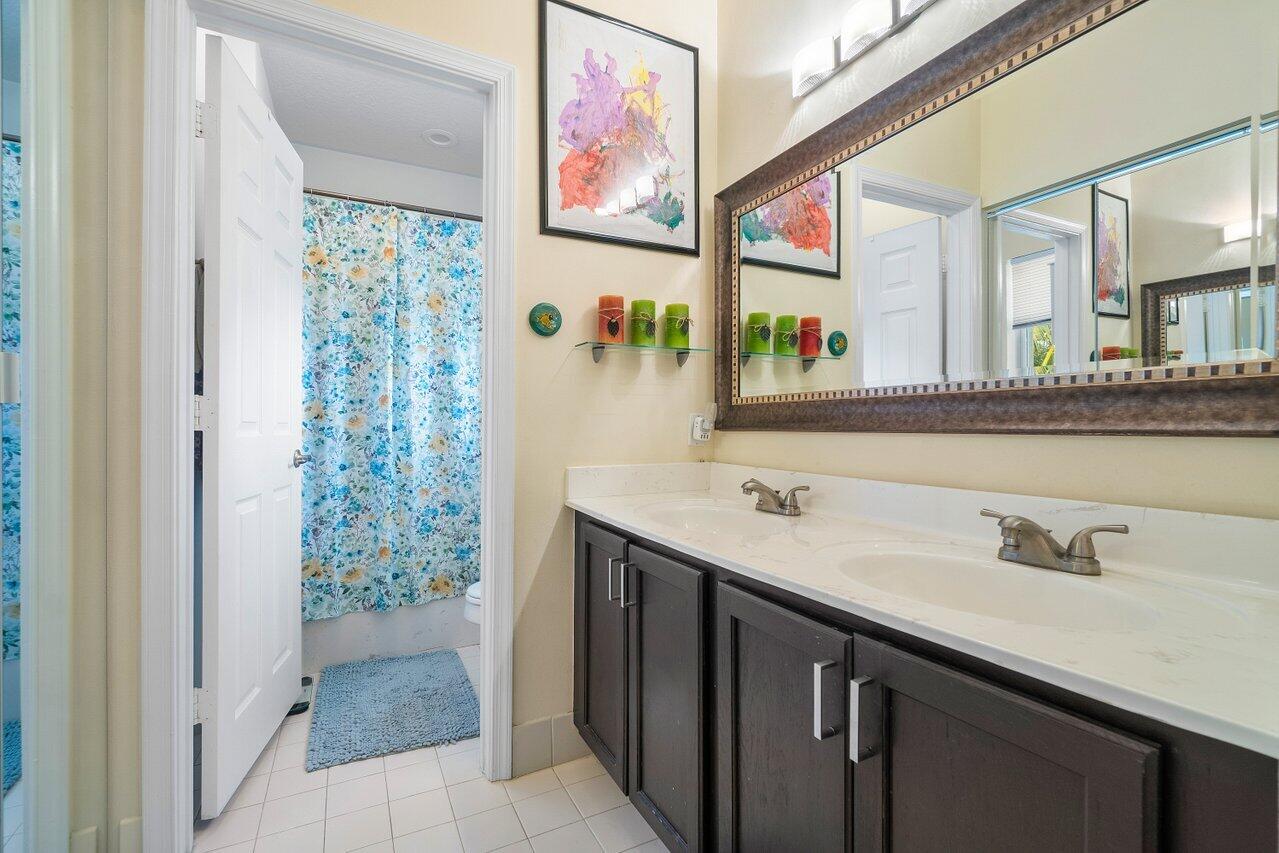 3266 Laurel Ridge Circle Riviera Beach, FL 33404 - Photo 15 of 34 Master Bath