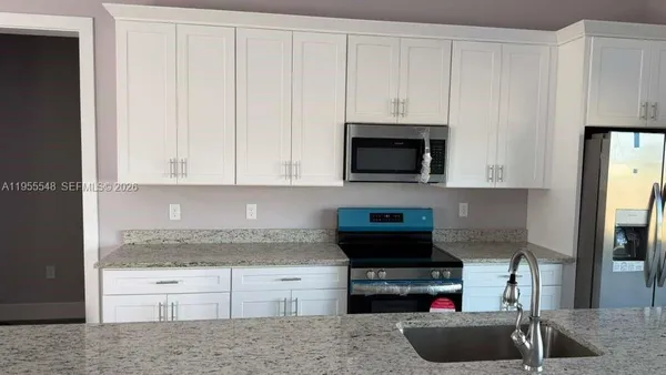 $2,750 | 6805 Heavitree Drive, Sebring, FL 33876