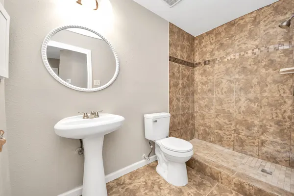 $2,000 | 1223 Rebecca Lane, Humble, TX 77338
