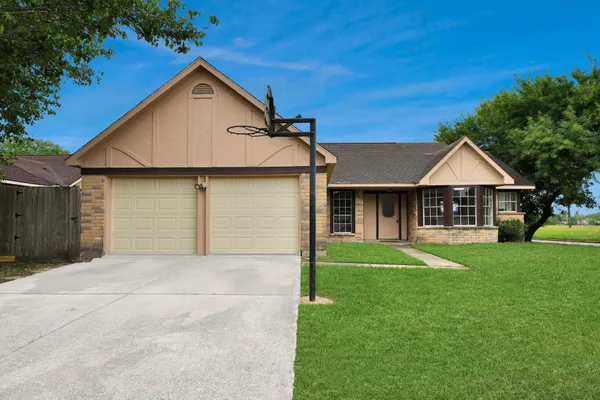 $2,000 | 1223 Rebecca Lane, Humble, TX 77338