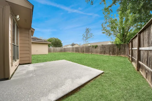 $2,000 | 1223 Rebecca Lane, Humble, TX 77338