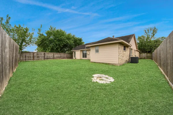 $2,000 | 1223 Rebecca Lane, Humble, TX 77338