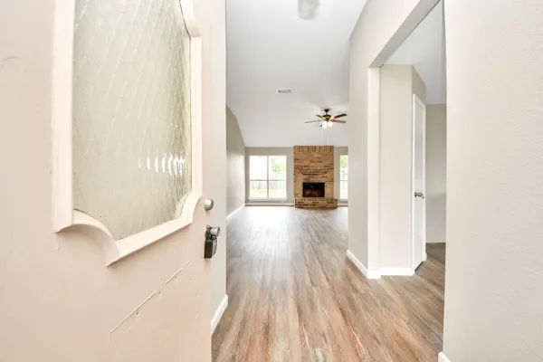 $2,000 | 1223 Rebecca Lane, Humble, TX 77338