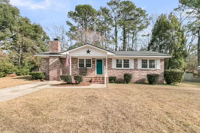 $350,000 | 404 Forest Circle, Summerville, SC 29483