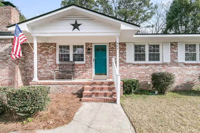 $350,000 | 404 Forest Circle, Summerville, SC 29483