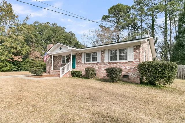 $350,000 | 404 Forest Circle, Summerville, SC 29483