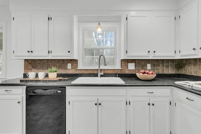 $350,000 | 404 Forest Circle, Summerville, SC 29483