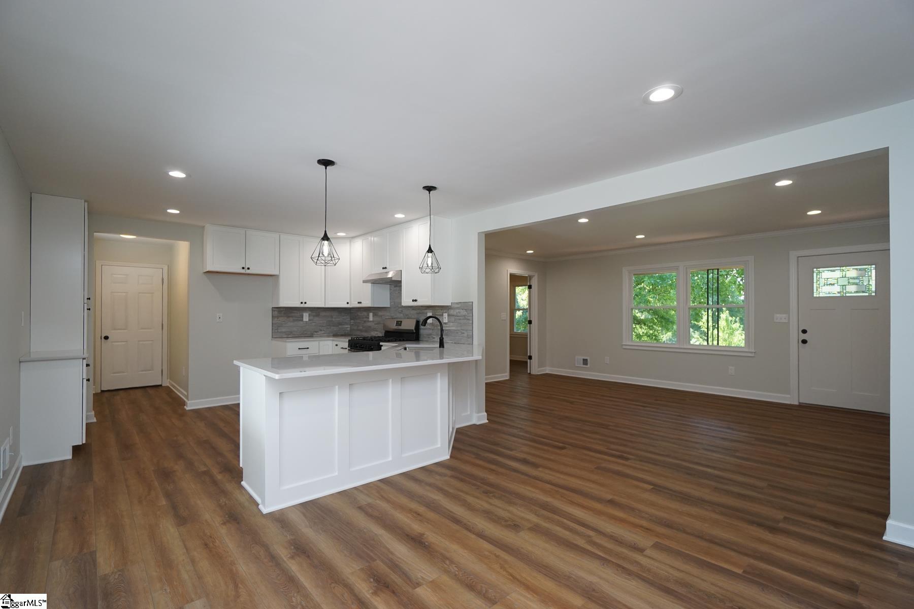 1605 State Park Road Greenville, SC 29609 - Photo 4 of 34 Gallery Image 4