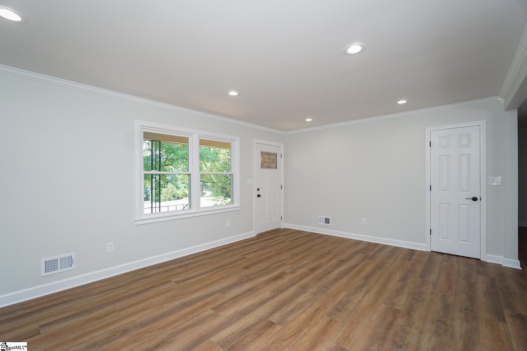 1605 State Park Road Greenville, SC 29609 - Photo 5 of 34 Gallery Image 5