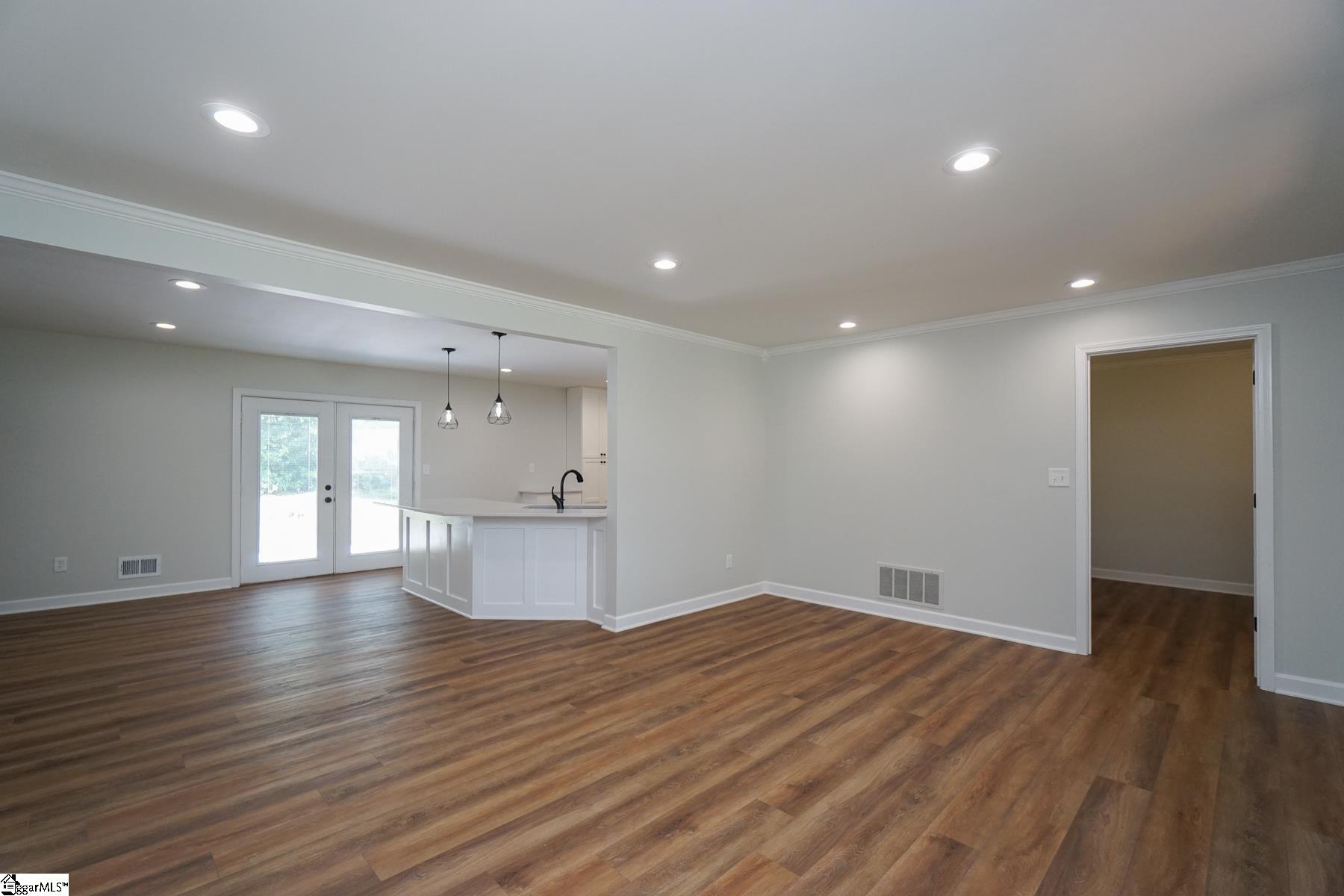 1605 State Park Road Greenville, SC 29609 - Photo 7 of 34 Gallery Image 7