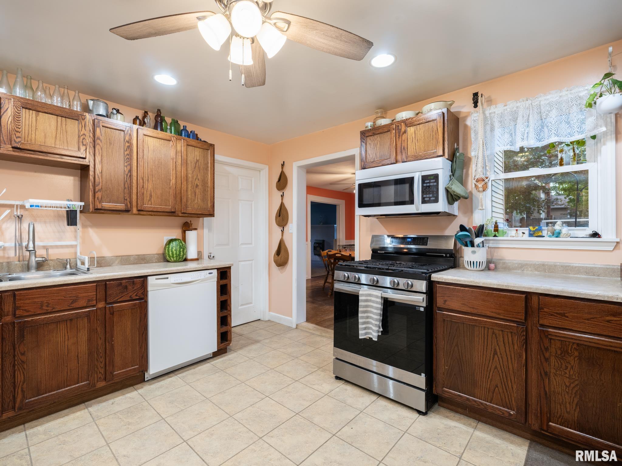 522 8th Street Lacon, IL 61540 - Photo 11 of 51