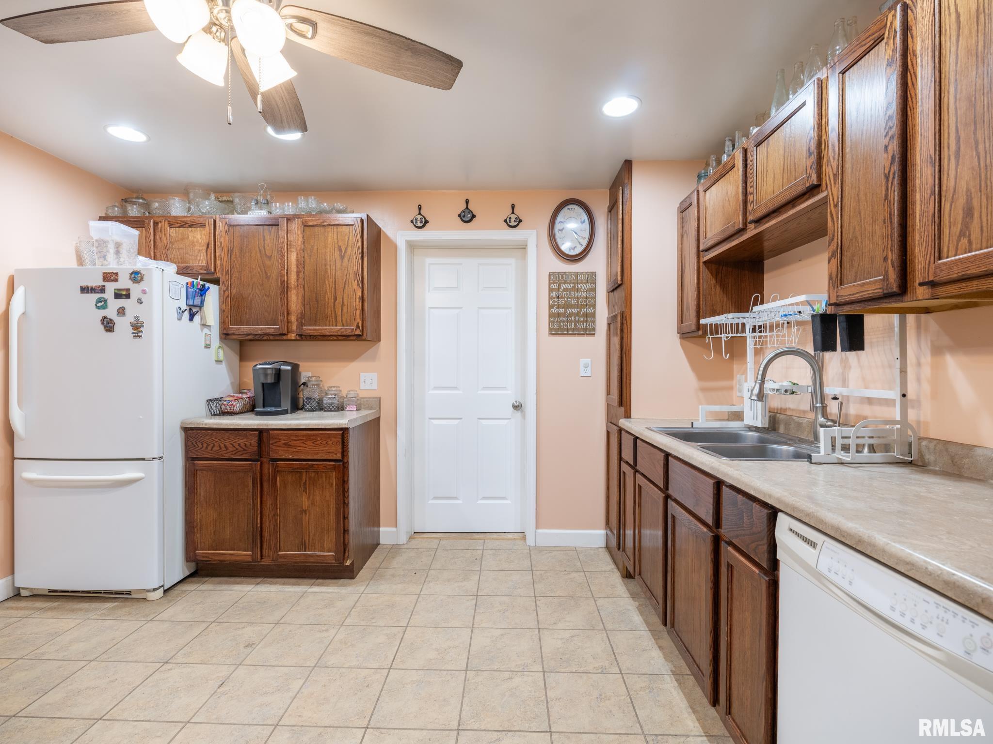 522 8th Street Lacon, IL 61540 - Photo 12 of 51