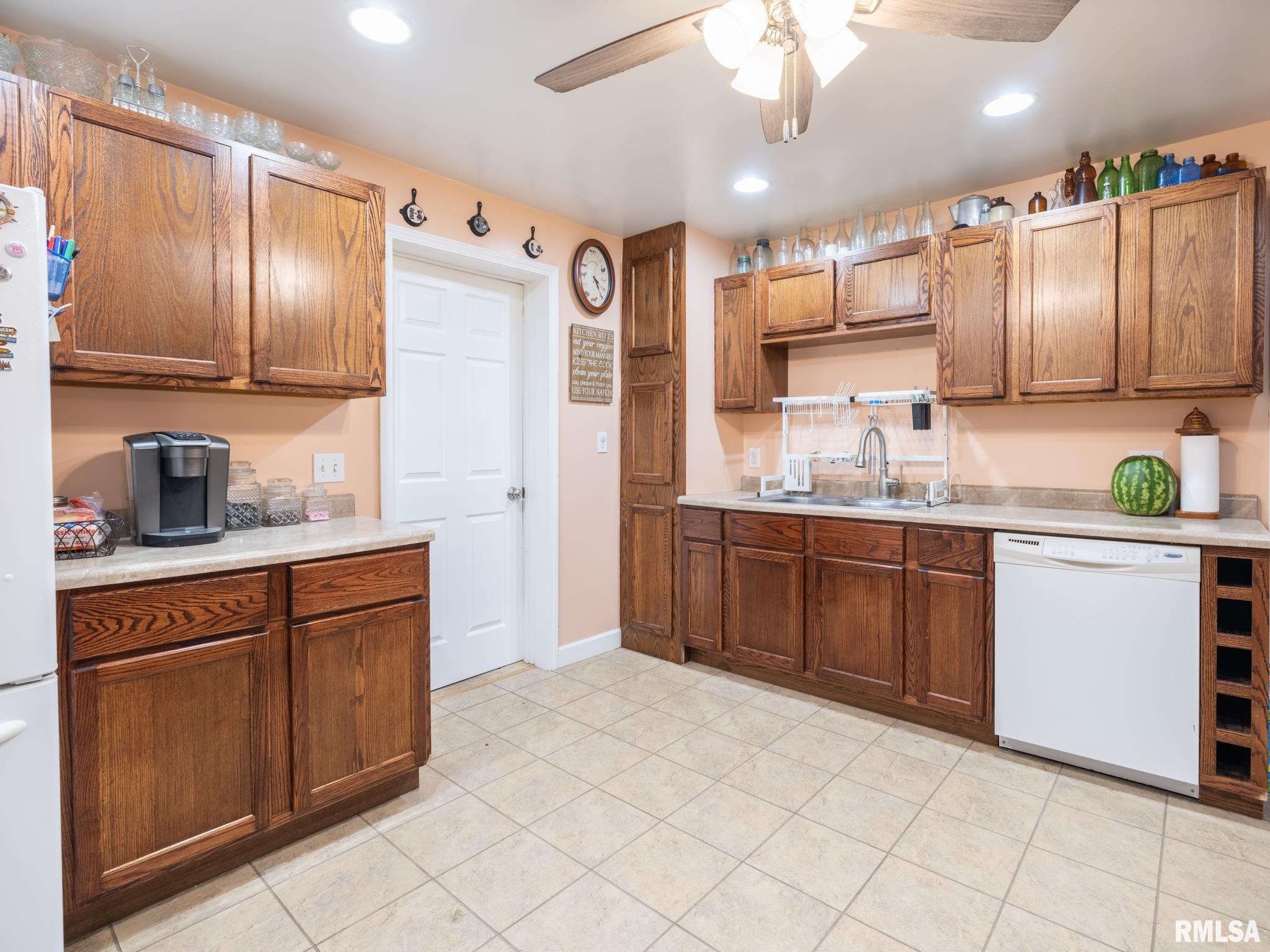 522 8th Street Lacon, IL 61540 - Photo 14 of 51