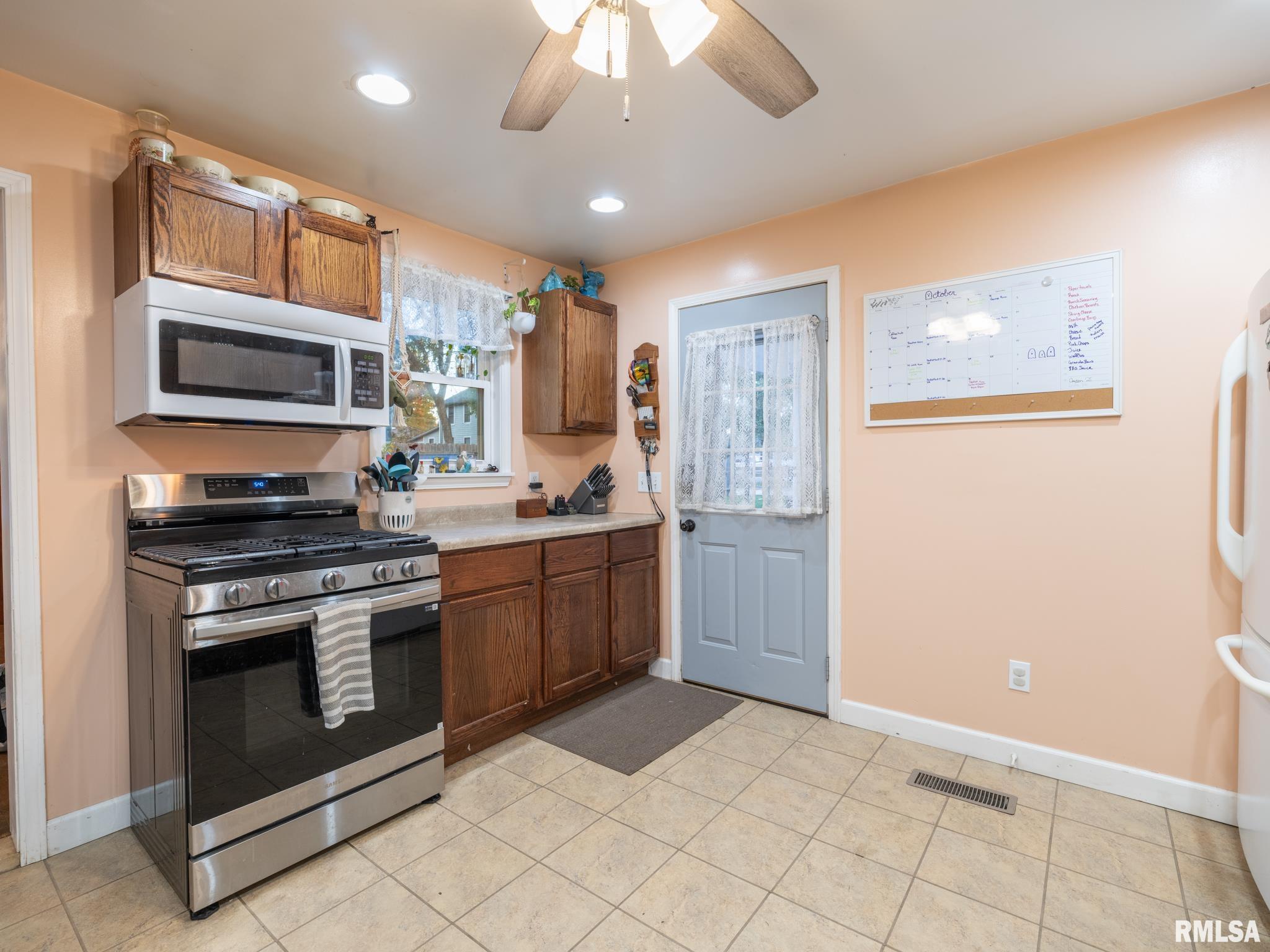 522 8th Street Lacon, IL 61540 - Photo 16 of 51