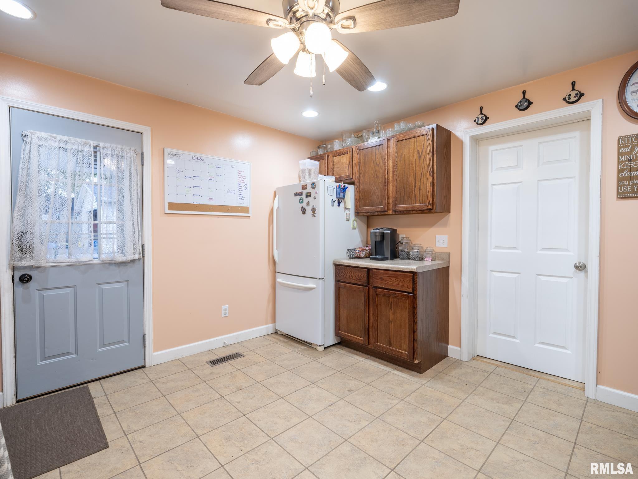 522 8th Street Lacon, IL 61540 - Photo 17 of 51