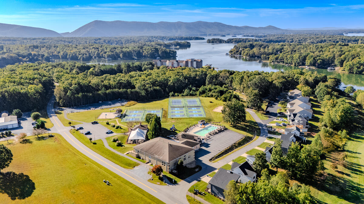 1217 Graves Harbor Trail, Unit 144 Huddleston, VA 24104 - Photo 27 of 30 Centre Arial