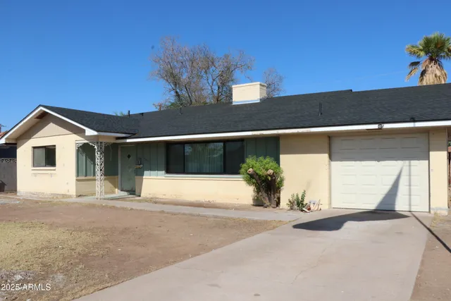 a view of a house with a outdoor space