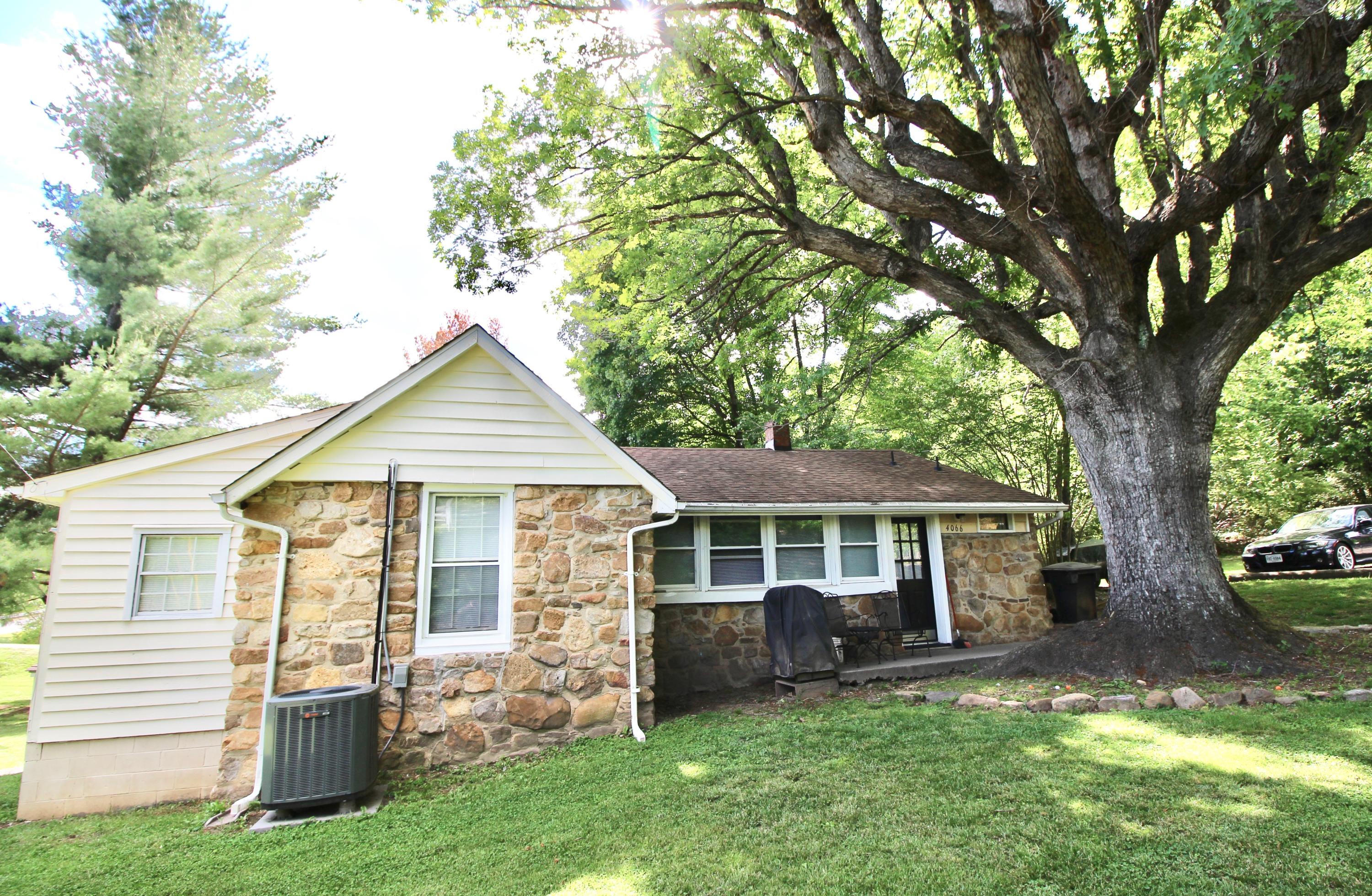 4066 Daugherty Road Salem, VA 24153 - Photo 2 of 23 front view of a house with a yard