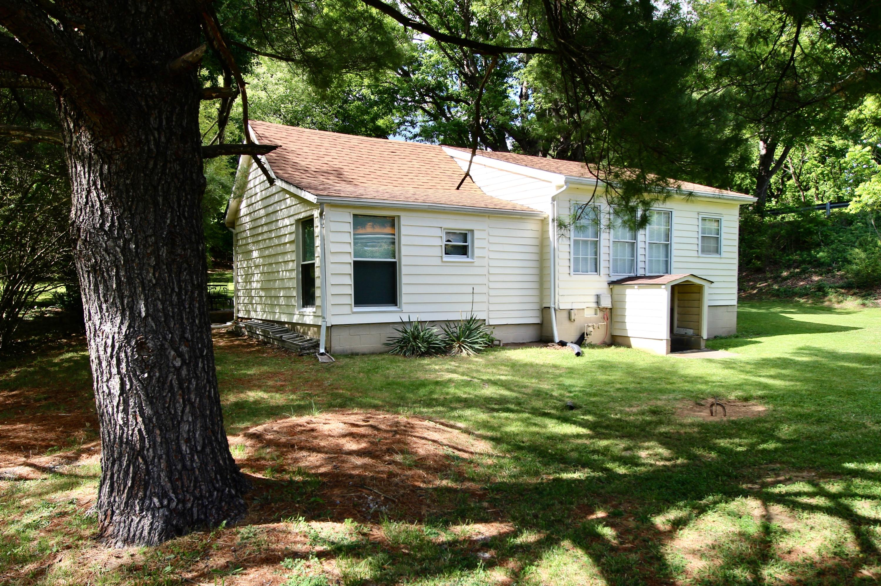 4066 Daugherty Road Salem, VA 24153 - Photo 5 of 23 a view of a house with a yard