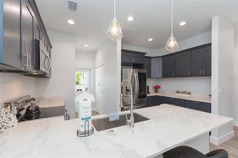 $2,550 | 2013 East Waters Avenue, Tampa, FL 33604