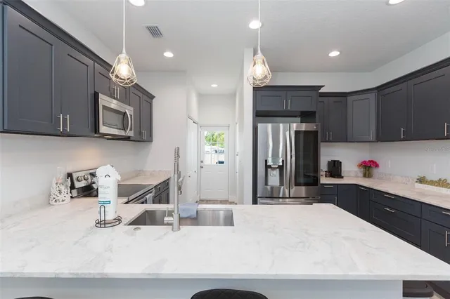 $2,550 | 2013 East Waters Avenue, Tampa, FL 33604