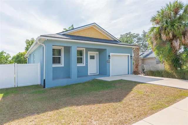$2,550 | 2013 East Waters Avenue, Tampa, FL 33604