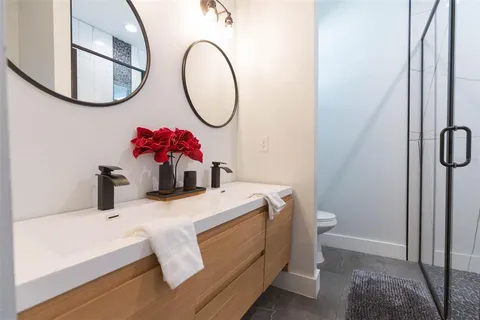 $2,550 | 2013 East Waters Avenue, Tampa, FL 33604