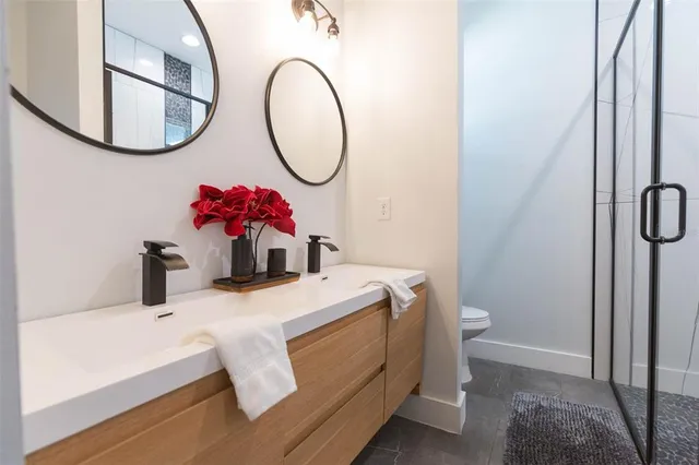 $2,550 | 2013 East Waters Avenue, Tampa, FL 33604