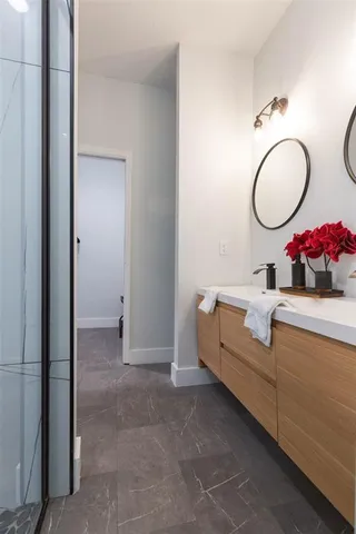 $2,550 | 2013 East Waters Avenue, Tampa, FL 33604