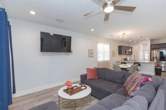 $2,550 | 2013 East Waters Avenue, Tampa, FL 33604