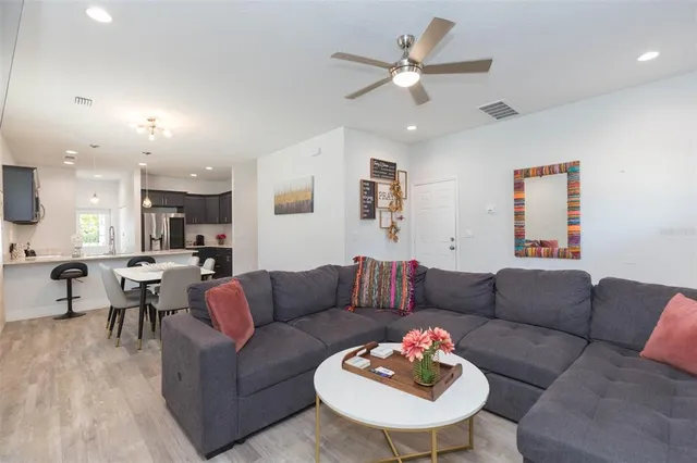 $2,550 | 2013 East Waters Avenue, Tampa, FL 33604