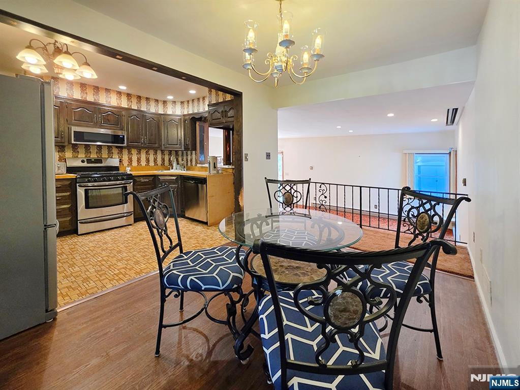 747 Brookside Road Rahway, NJ 07065 - Photo 19 of 41