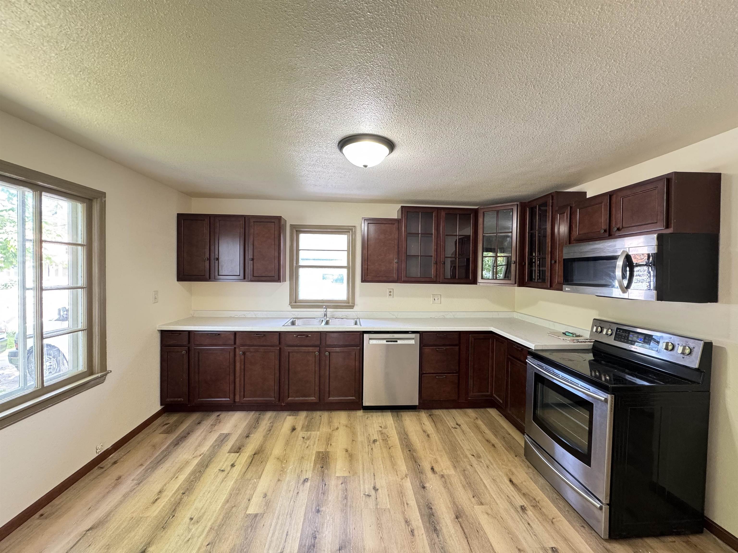 720 East Fulton Street Waupaca, WI 54981 - Photo 2 of 24