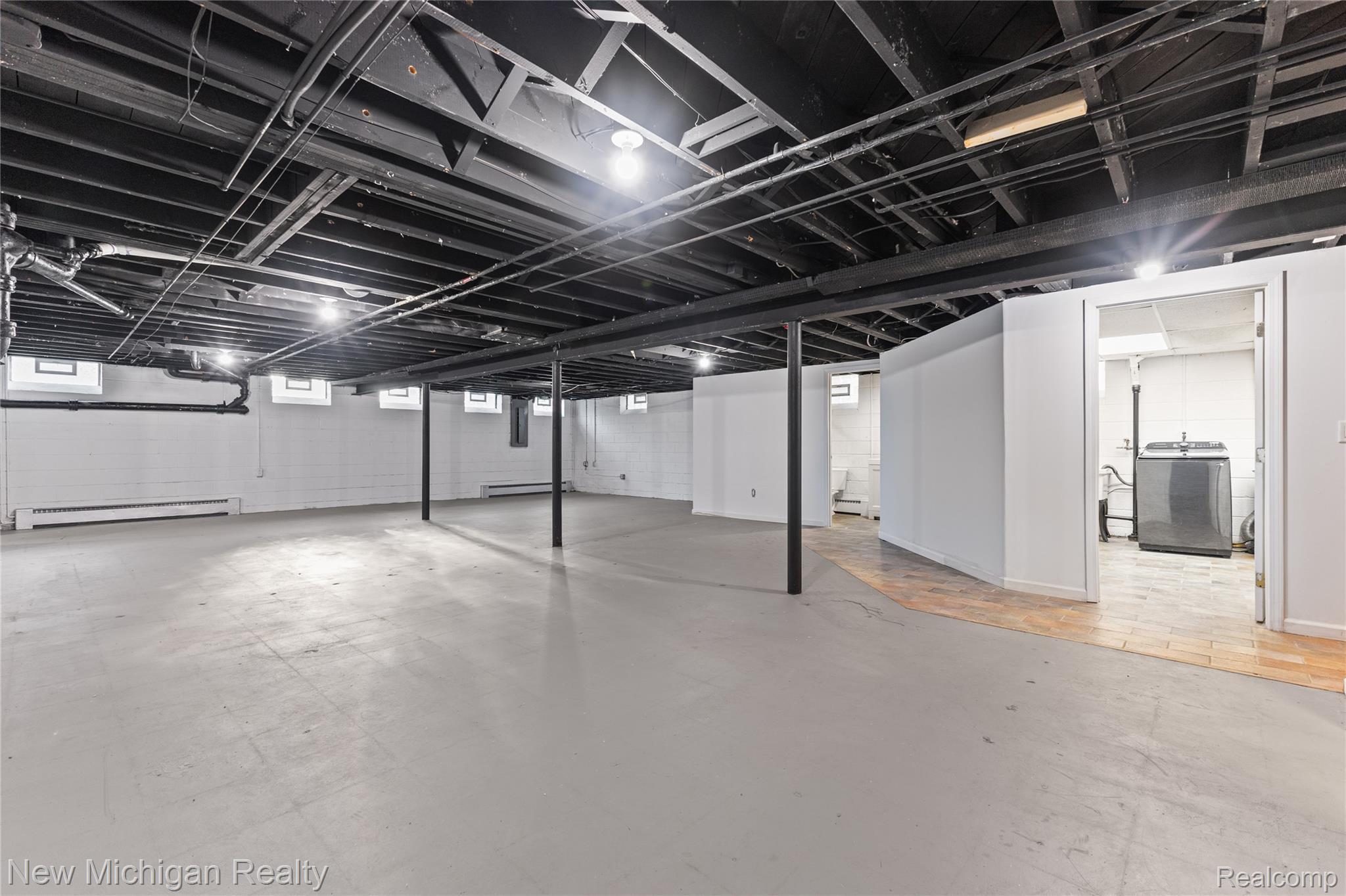 8359 Chicago Road South Warren, MI 48093 - Photo 44 of 74