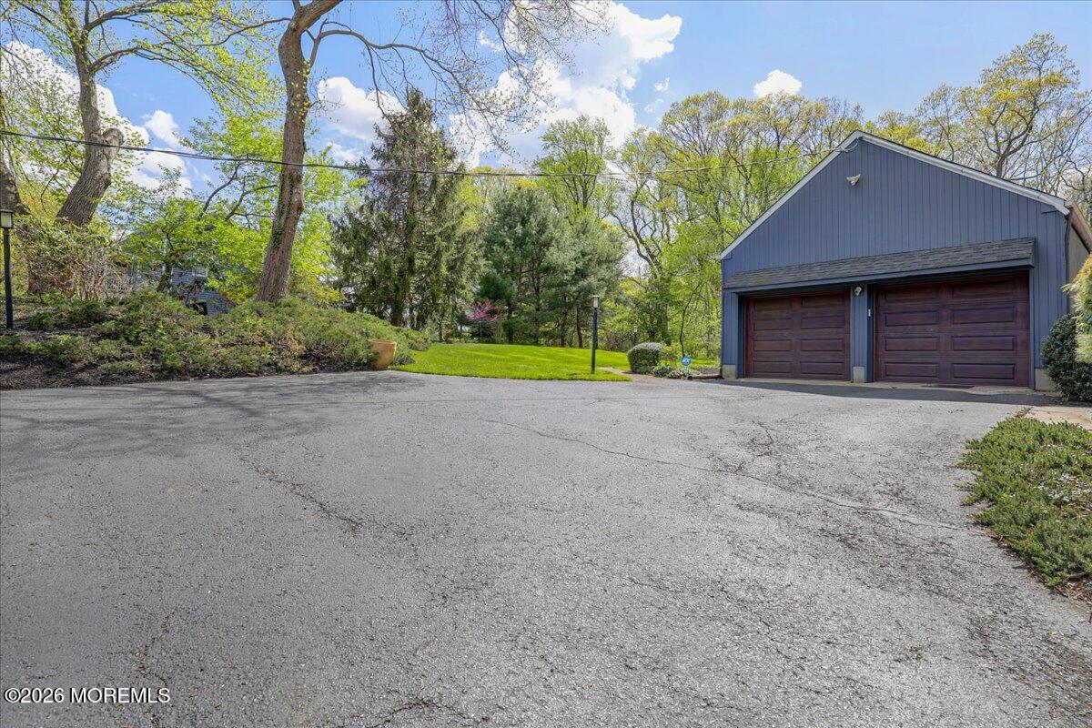 11 Galloping Hill Road Holmdel, NJ 07733 - Photo 58 of 66 Driveway
