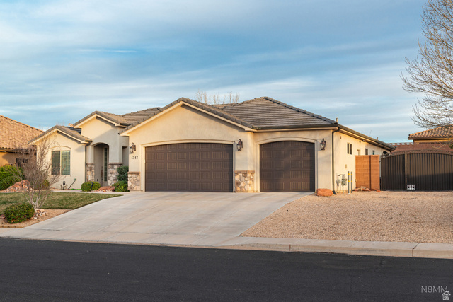 4347 West Bowler Street Hurricane, UT 84737 - Photo 3 of 35