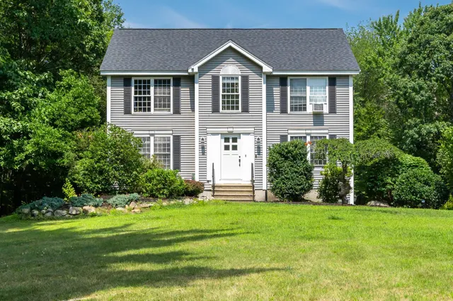 $650,000 | 15 Spruce Court, Hooksett, NH 03106