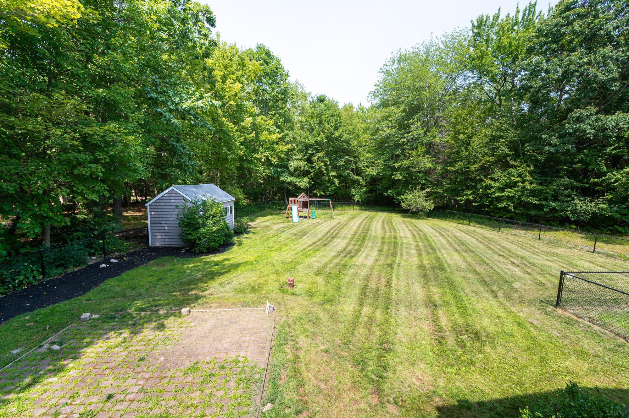 15 Spruce Court Hooksett, NH 03106 - Photo 23 of 30