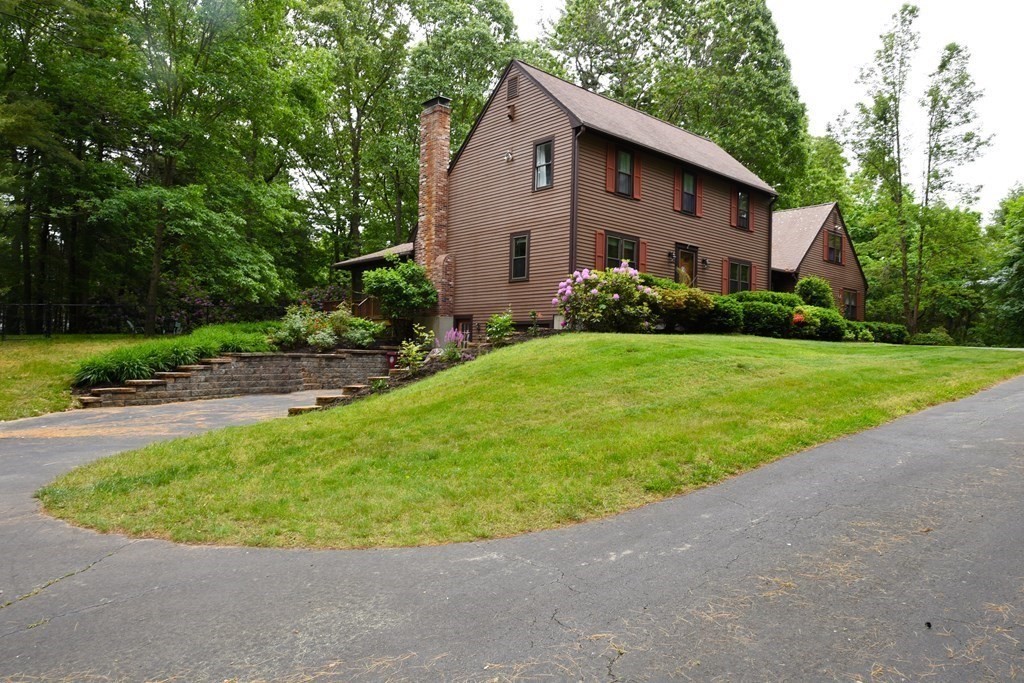 204 Marion Road Middleboro, MA 02346 - Photo 6 of 40 a view of a house with backyard and garden