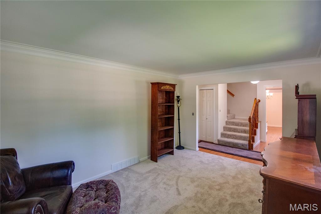 8 Golf Road Springfield, IL 62704 - Photo 9 of 56