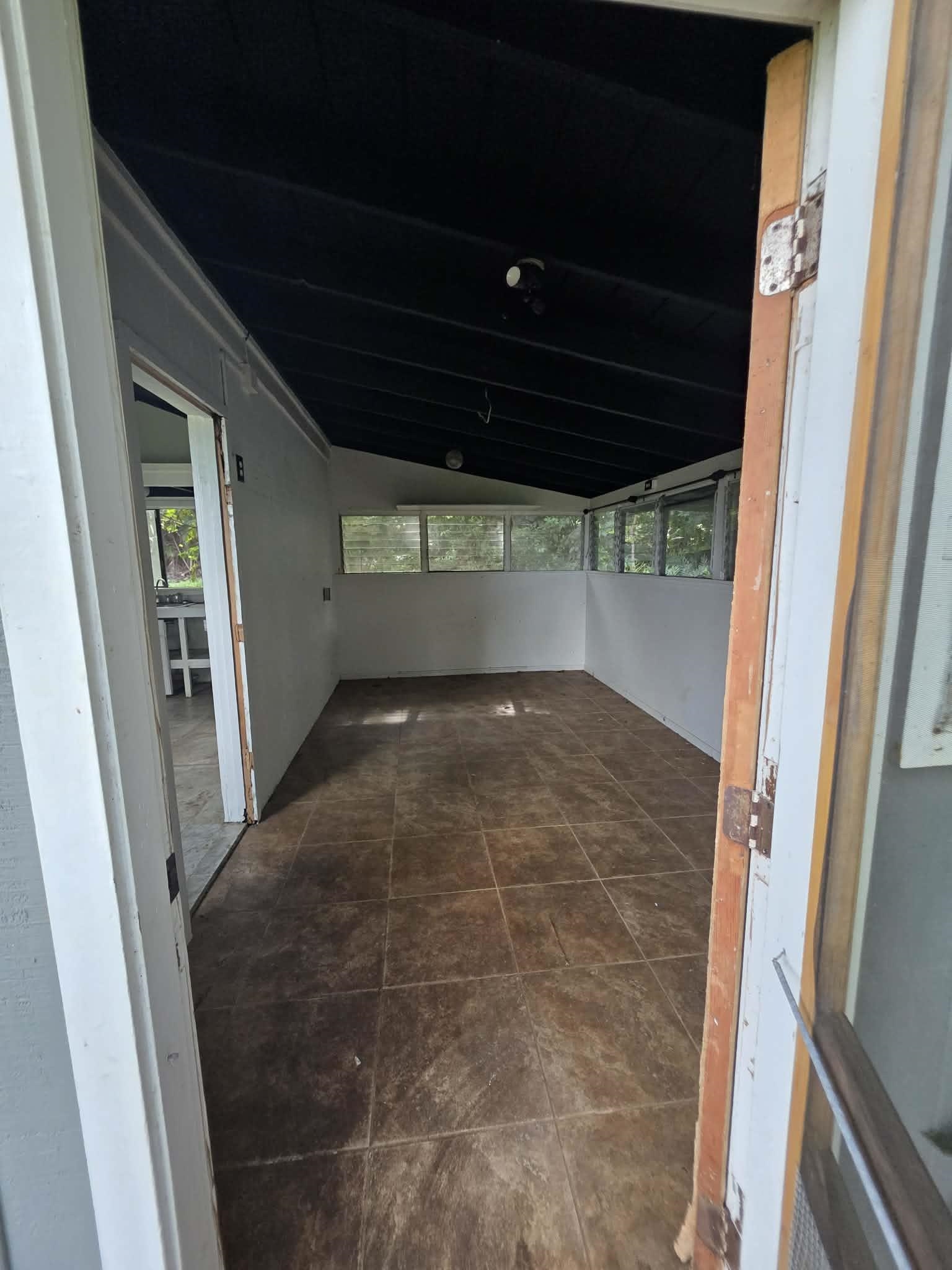 420 Haumana Road Haiku, HI 96708 - Photo 7 of 31 a view of lot of an empty room