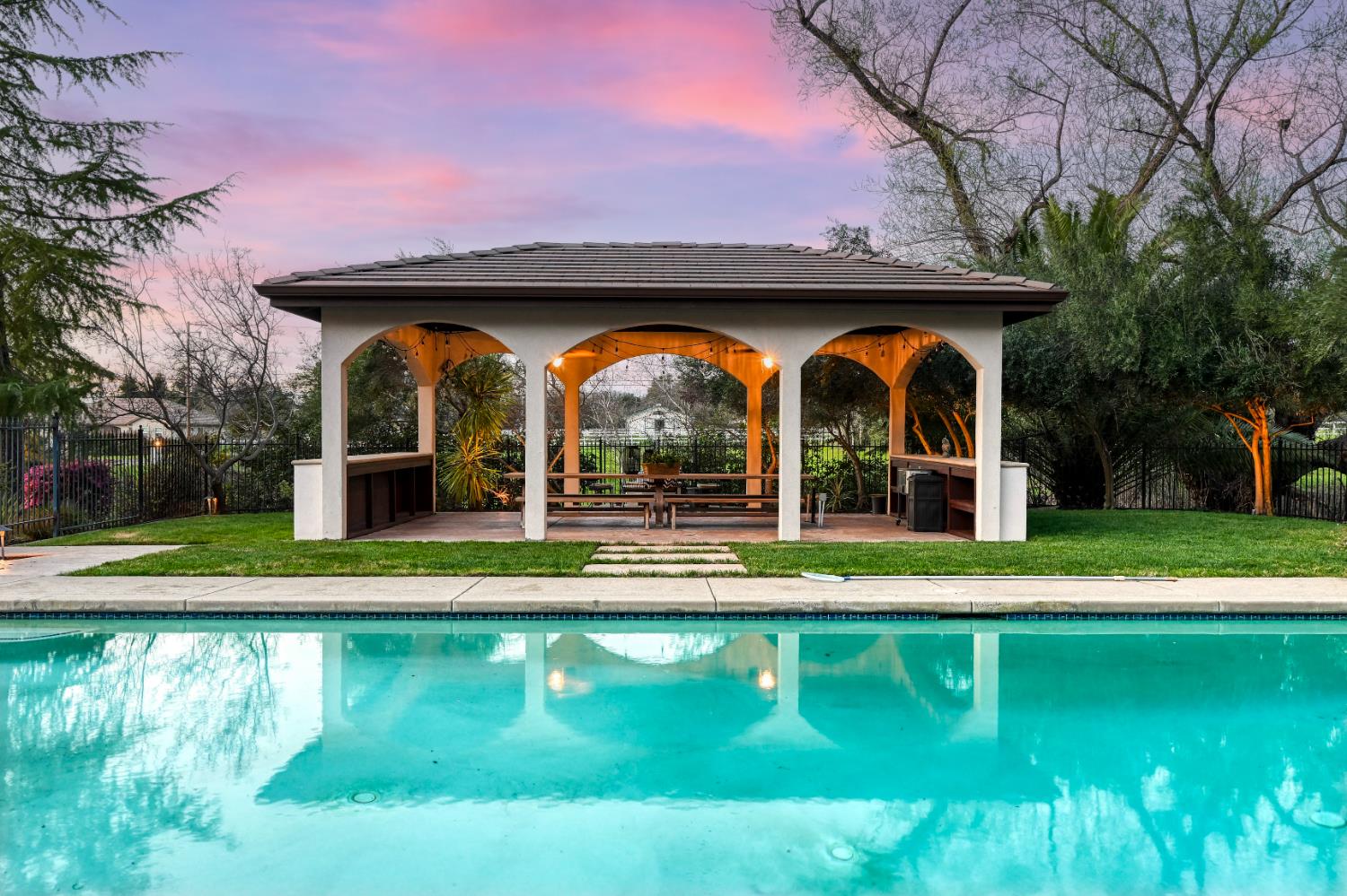 5052 Eureka Road Granite Bay, CA 95746 - Photo 8 of 75