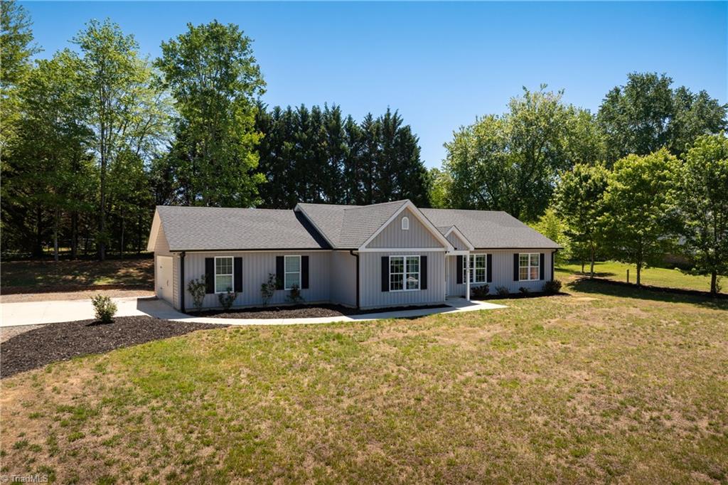 122 Fosstorall Road King, NC 27021 - Photo 2 of 32