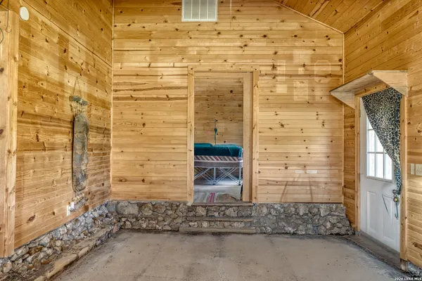 $795,000 | 607 Farm To Market 1050, Concan, TX 78838