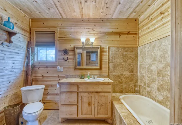 $795,000 | 607 Farm To Market 1050, Concan, TX 78838