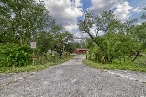 $795,000 | 607 Farm To Market 1050, Concan, TX 78838